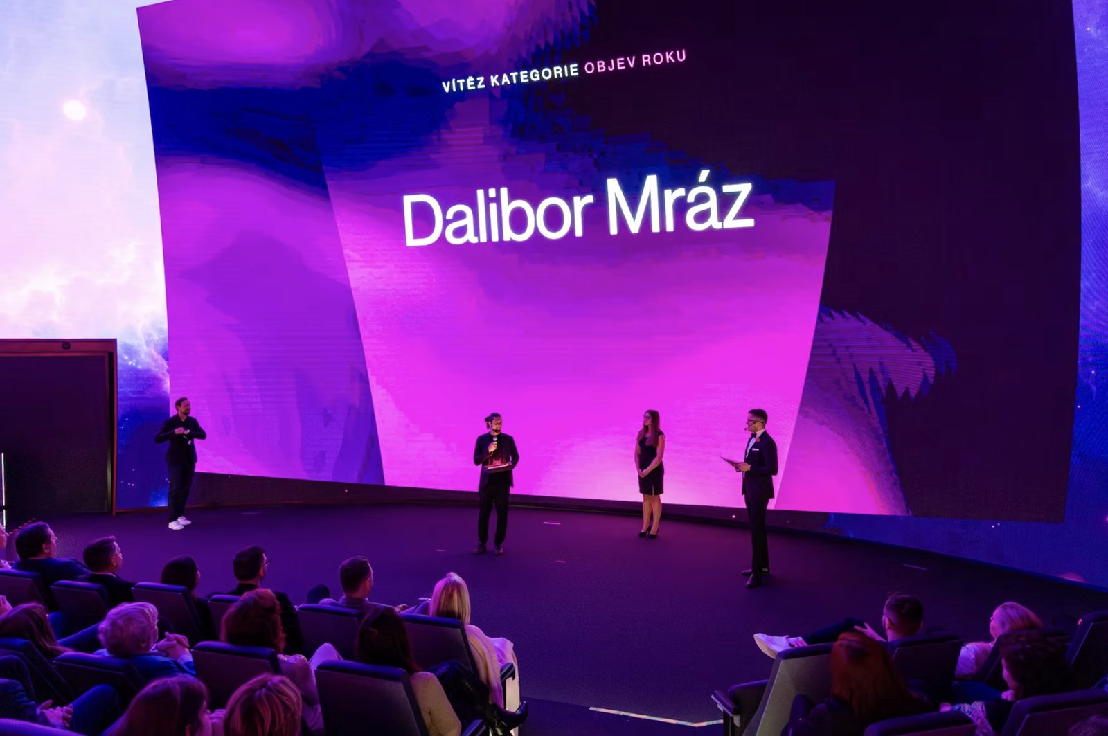 Receiving the AI Personality 2025, Discovery of the Year award
